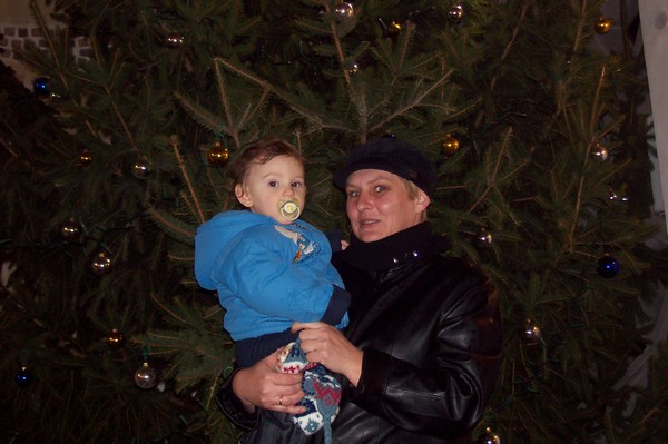 Najmłodszy uczestnik ‘Rorat 2009’ – Staś Skórka mający 1 roczek wraz ze swoją Mamusią. Najmłodszy uczestnik ‘Rorat 2009’ – Staś Skórka mający 1 roczek wraz ze swoją Mamusią.